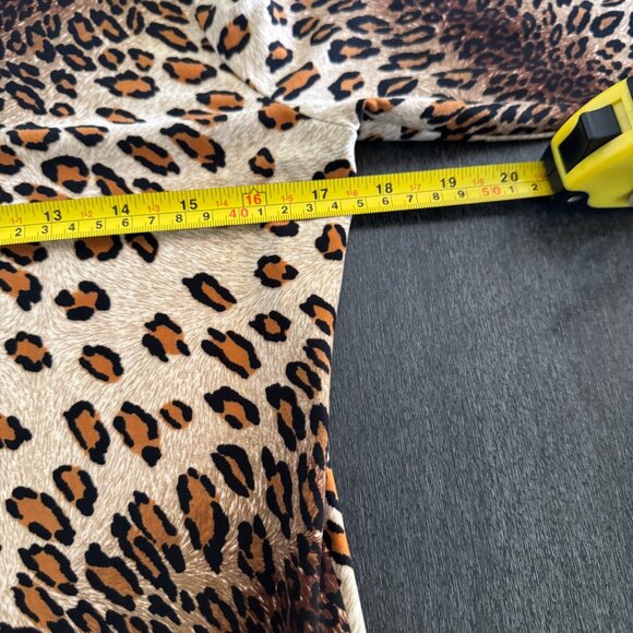 Exclusively Misook Women's Leopard Spot Pattern V-Neck Blouse Top, Size XS NWT - Picture 6 of 7